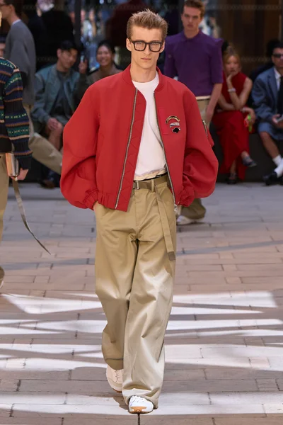 Look 40